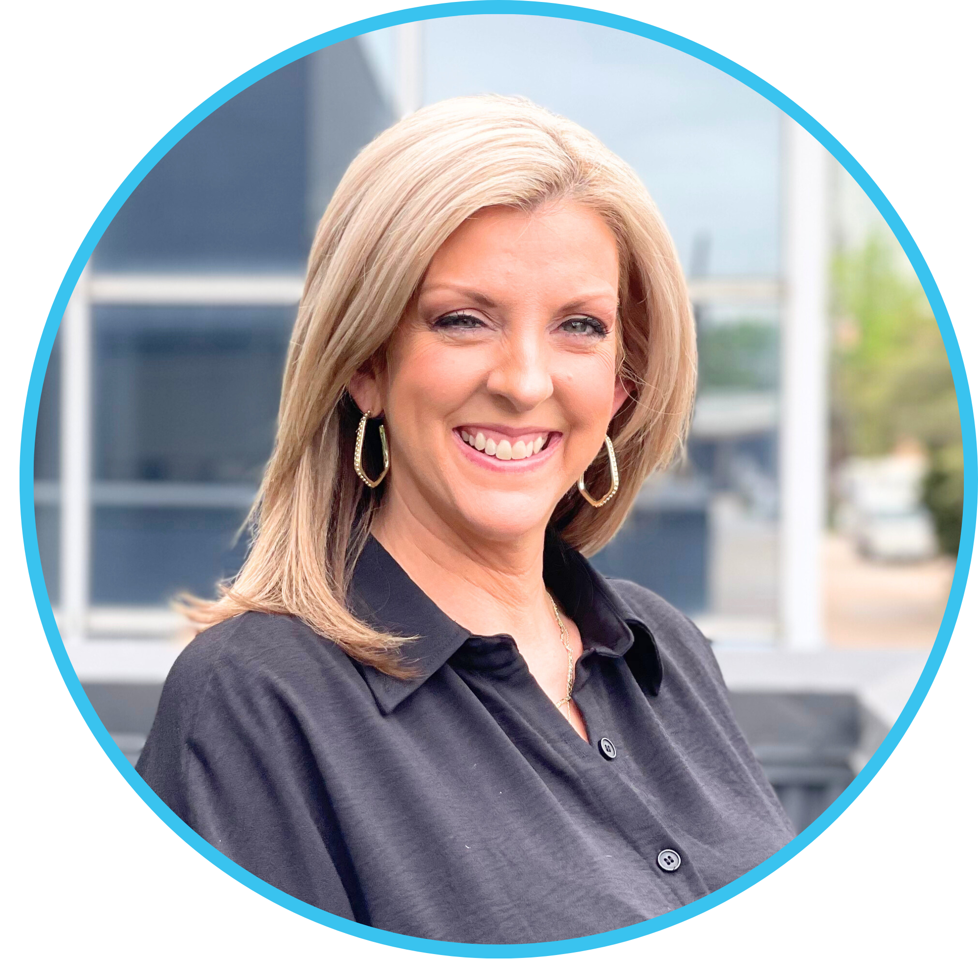 Deanna Circle Headshot